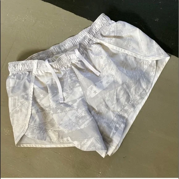 Nike girls athletic shorts size small! - Picture 1 of 6